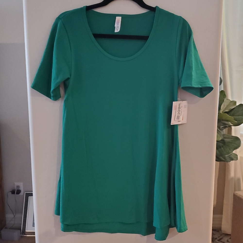 NWT Lularoe Green Perfect Tee, XS